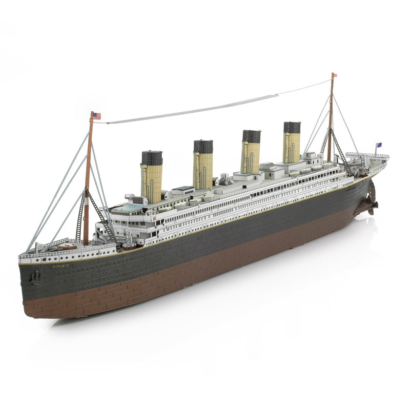 Metal Earth ICONX Premium Series - RMS Titanic Ship 1:928 Scale